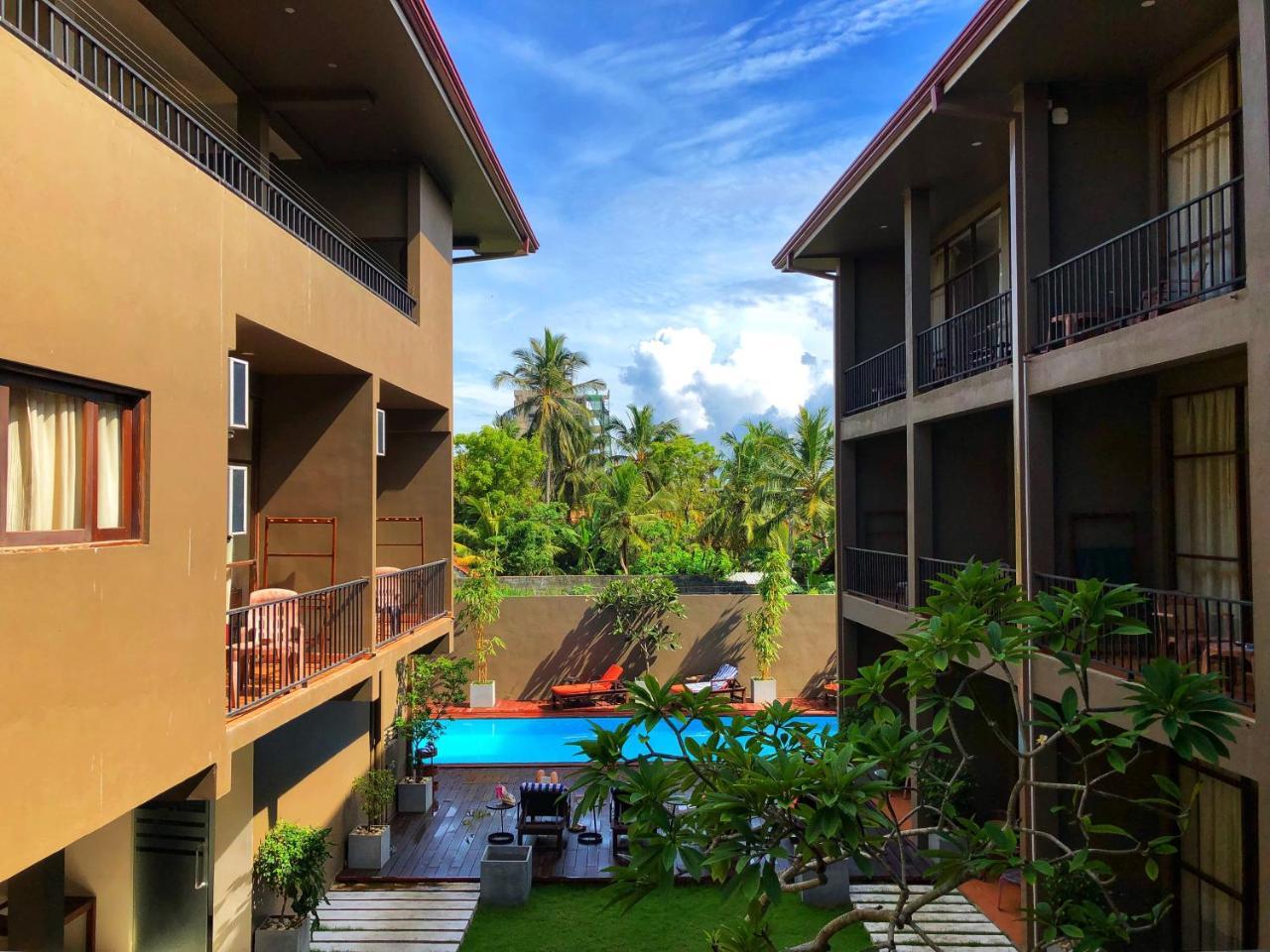 Waves By Tranquil Hotel Negombo Exterior photo